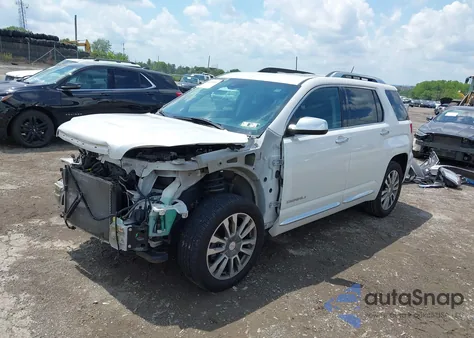 2017 GMC Terrain Denali z USA, uszkodzony, nr VIN 2GKFLVE38H6129208